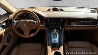 Porsche Panamera 4S 2011