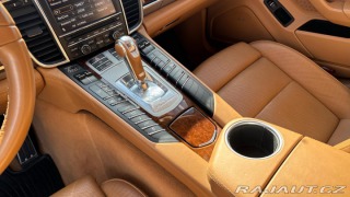 Porsche Panamera 4S 2011