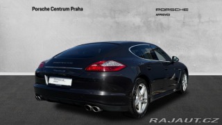 Porsche Panamera 4S 2011