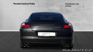 Porsche Panamera 4S 2011