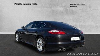 Porsche Panamera 4S 2011