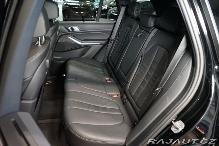 BMW X5 45e*290kW*LASER*VZDUCH*TA 2020