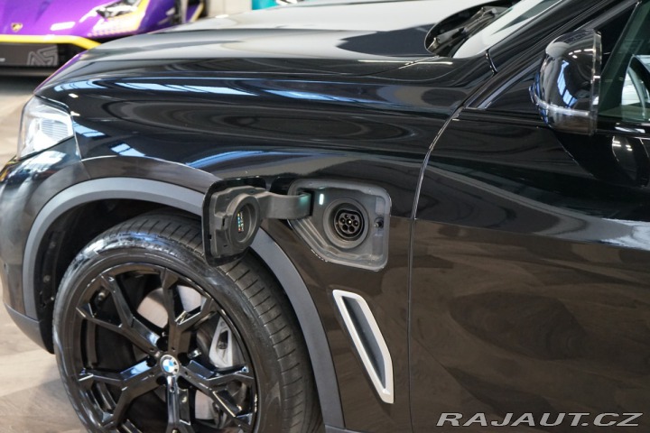 BMW X5 45e*290kW*LASER*VZDUCH*TA 2020