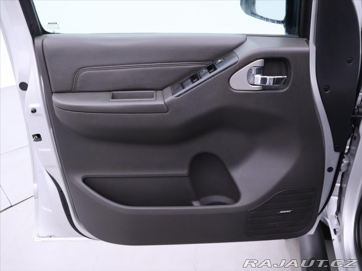 Nissan Navara 3,0 dCi 170kW Aut. 4x4 Ků 2011