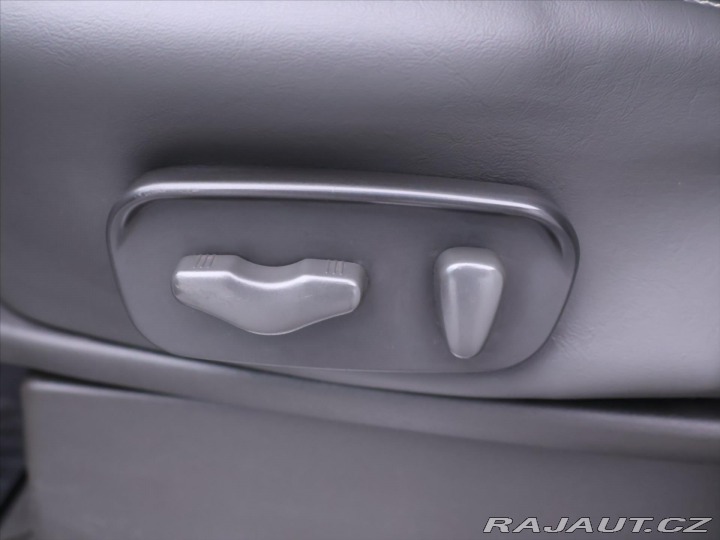 Nissan Navara 3,0 dCi 170kW Aut. 4x4 Ků 2011