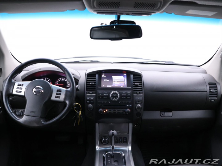 Nissan Navara 3,0 dCi 170kW Aut. 4x4 Ků 2011