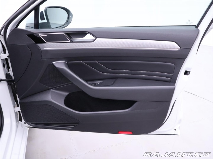 Volkswagen Passat 2,0 TSI 200kW R-Line CZ 4 2019