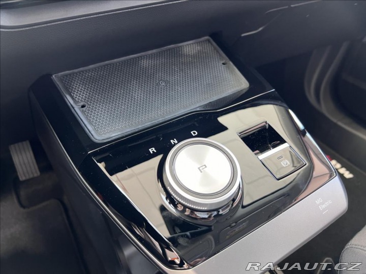 MG MG4 . EXCLUSIVE 77kWh + ZIMNÍ 2024