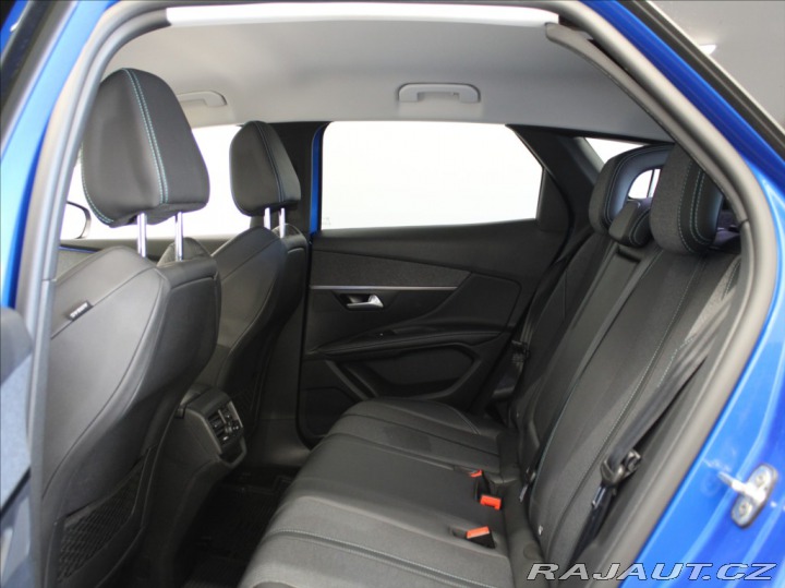 Peugeot 3008 1,2 PT 96kW Allure 32tkm. 2022