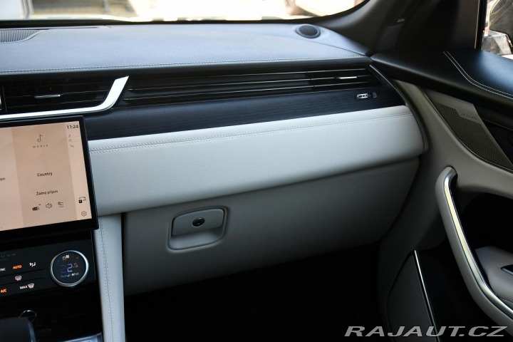 Jaguar F-Pace D200 AWD R-DYNAMIC ZÁRUKA 2023