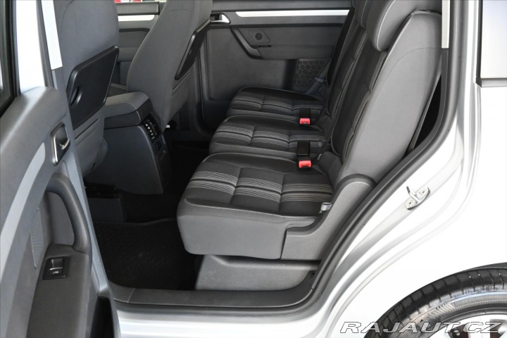 Volkswagen Touran 1,6 TDi 77kW DSG MATCH Zá 2012