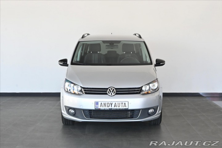 Volkswagen Touran 1,6 TDi 77kW DSG MATCH Zá 2012