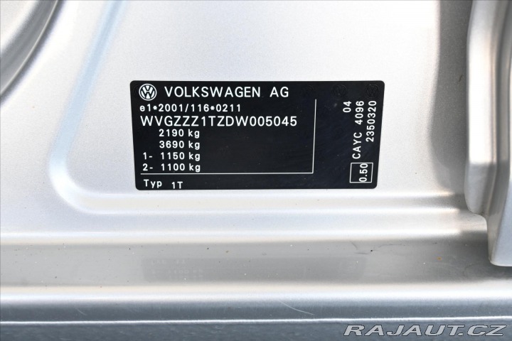 Volkswagen Touran 1,6 TDi 77kW DSG MATCH Zá 2012