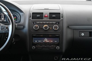 Volkswagen Touran 1,6 TDi 77kW DSG MATCH Zá 2012