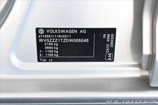 Volkswagen Touran 1,6 TDi 77kW DSG MATCH Zá 2012