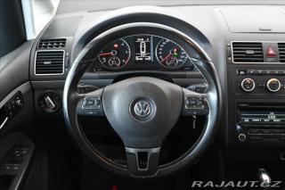 Volkswagen Touran 1,6 TDi 77kW DSG MATCH Zá 2012