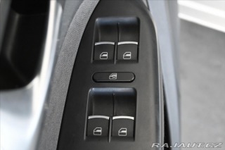 Volkswagen Touran 1,6 TDi 77kW DSG MATCH Zá 2012