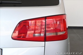 Volkswagen Touran 1,6 TDi 77kW DSG MATCH Zá 2012