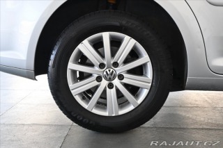 Volkswagen Touran 1,6 TDi 77kW DSG MATCH Zá 2012
