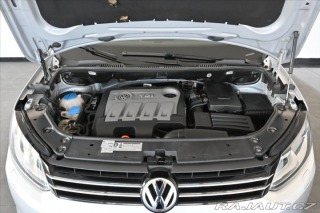 Volkswagen Touran 1,6 TDi 77kW DSG MATCH Zá 2012