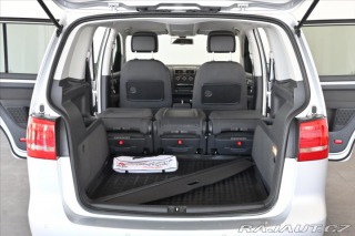 Volkswagen Touran 1,6 TDi 77kW DSG MATCH Zá 2012