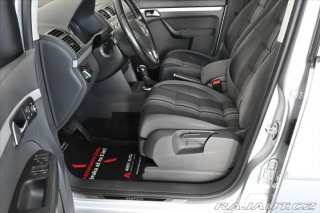 Volkswagen Touran 1,6 TDi 77kW DSG MATCH Zá 2012