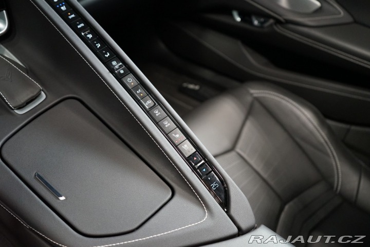 Chevrolet Corvette C8*STINGRAY*2LT*BOSE*ZÁRU 2023