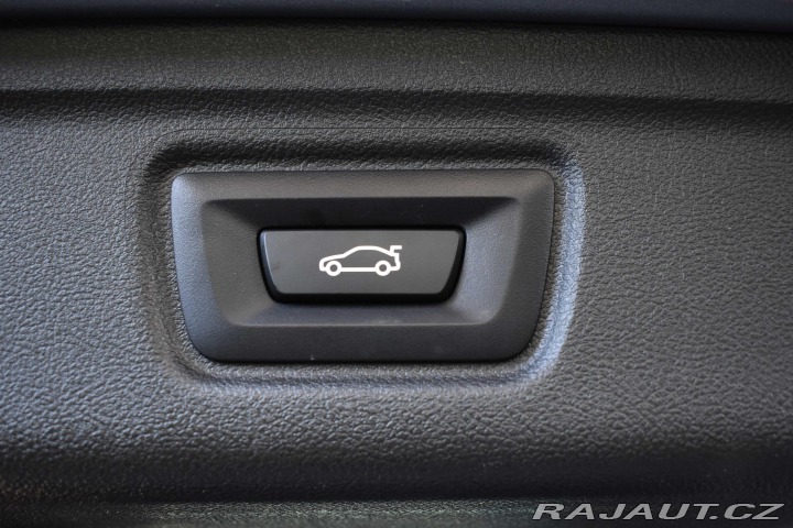 BMW 3 320d xD REZERVACE 2023