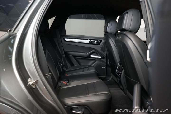 Porsche Cayenne TURBO*PCCB*PDCC*TAŽNÉ*ZÁR 2019