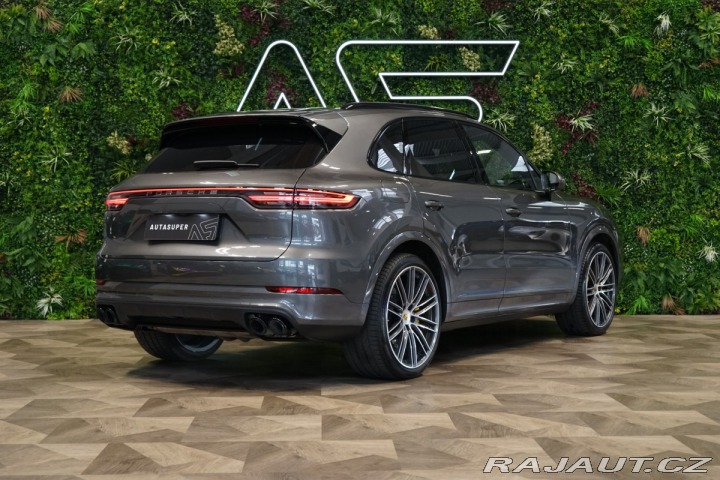 Porsche Cayenne TURBO*PCCB*PDCC*TAŽNÉ*ZÁR 2019