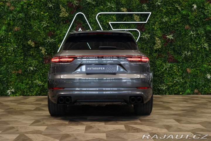 Porsche Cayenne TURBO*PCCB*PDCC*TAŽNÉ*ZÁR 2019