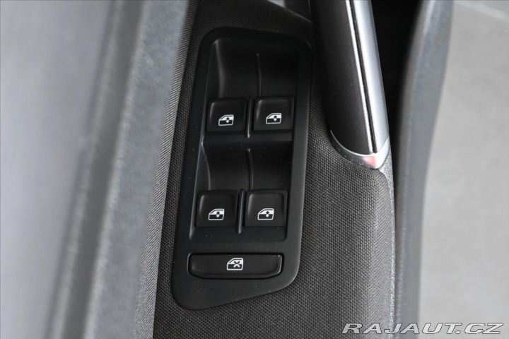 Volkswagen Golf 1,6 TDi 85kW COMFORTLINE 2020