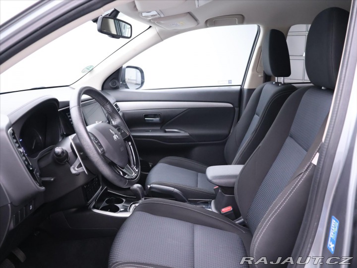 Mitsubishi Outlander 2,0 i 110kW Aut. 4WD CZ 1 2018