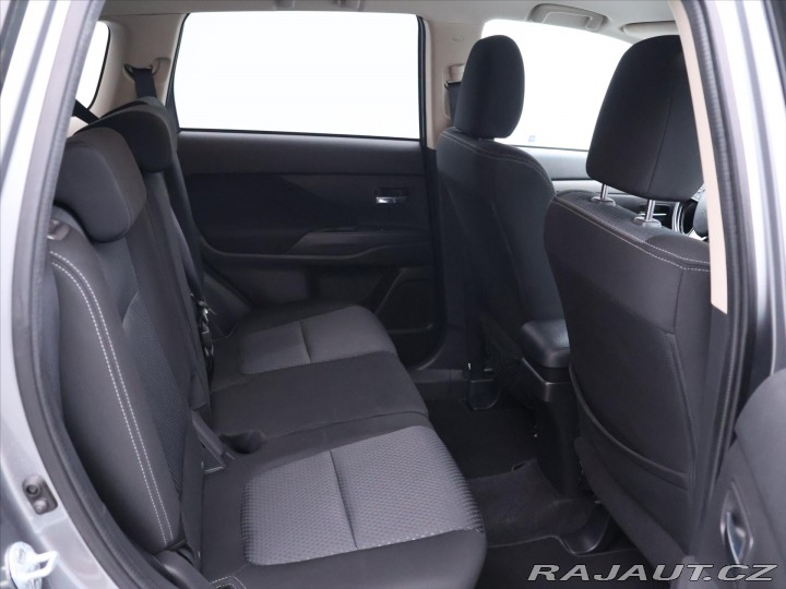 Mitsubishi Outlander 2,0 i 110kW Aut. 4WD CZ 1 2018