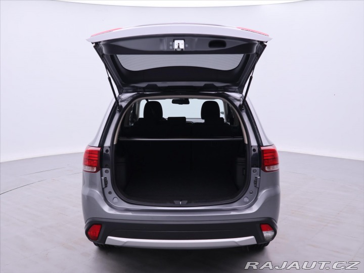 Mitsubishi Outlander 2,0 i 110kW Aut. 4WD CZ 1 2018