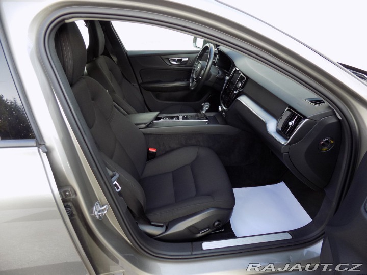 Volvo V60 2.0 D4/Momentum/Full-LED/ 2019