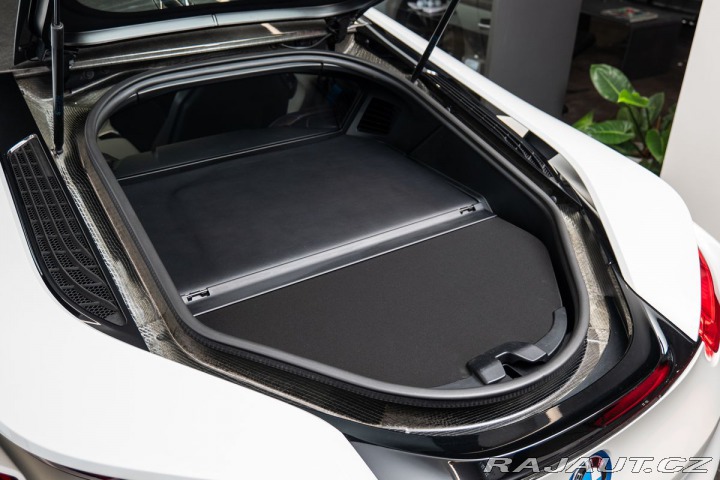 BMW i8  2015