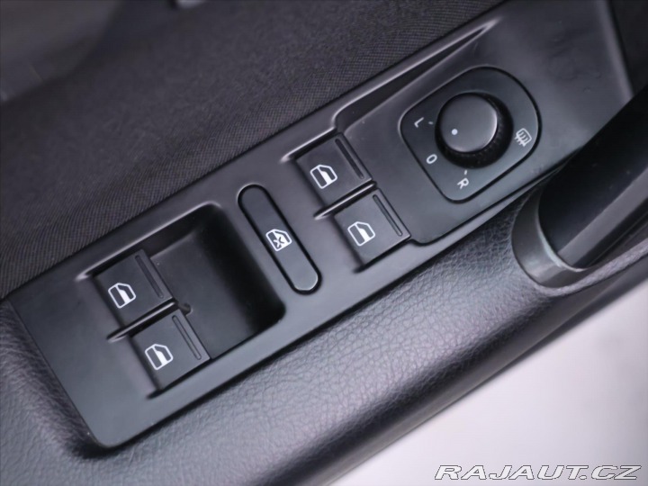 Volkswagen Passat 2,0 TDI 103kW DSG CZ Xeno 2012