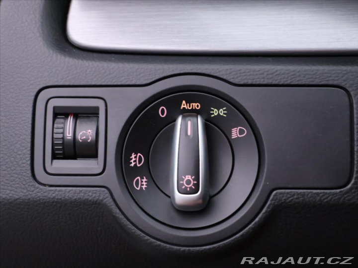 Volkswagen Passat 2,0 TDI 103kW DSG CZ Xeno 2012