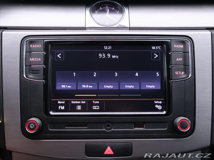 Volkswagen Passat 2,0 TDI 103kW DSG CZ Xeno 2012