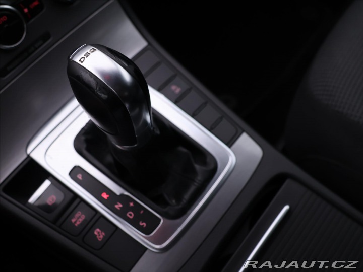 Volkswagen Passat 2,0 TDI 103kW DSG CZ Xeno 2012