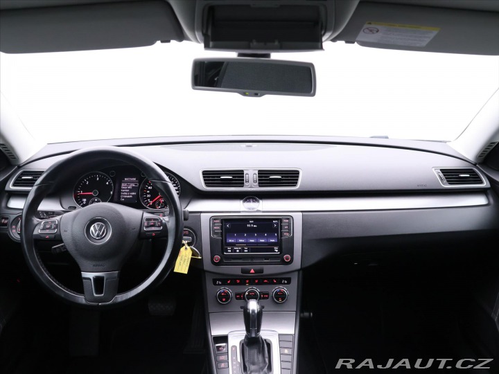 Volkswagen Passat 2,0 TDI 103kW DSG CZ Xeno 2012