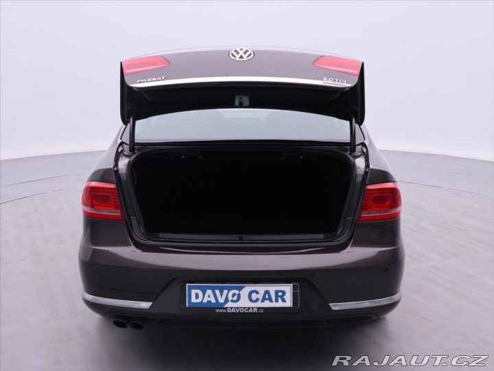 Volkswagen Passat 2,0 TDI 103kW DSG CZ Xeno 2012