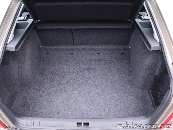 Škoda Octavia 1,6 i 75kW CZ Serv.Kniha 2004