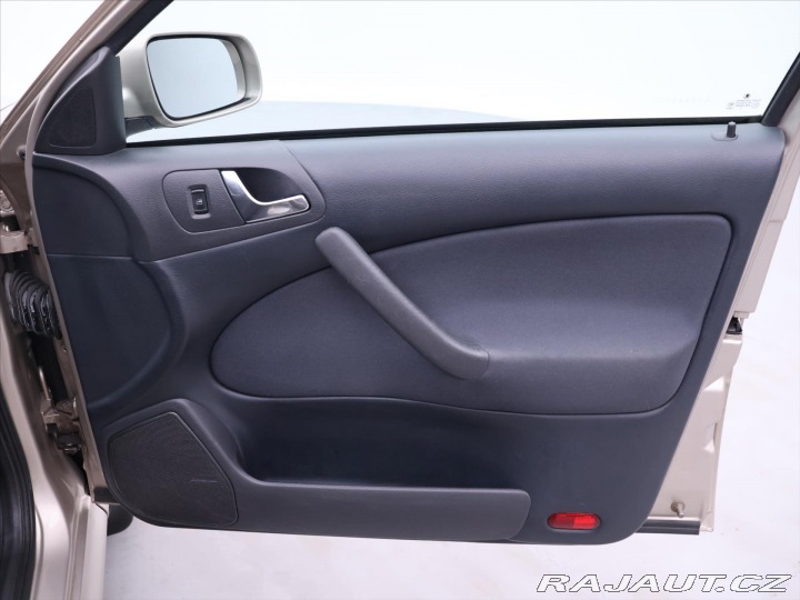 Škoda Octavia 1,6 i 75kW CZ Serv.Kniha 2004