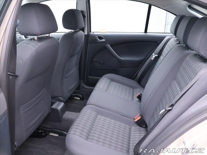 Škoda Octavia 1,6 i 75kW CZ Serv.Kniha 2004