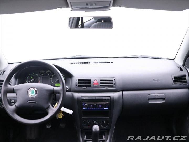 Škoda Octavia 1,6 i 75kW CZ Serv.Kniha 2004