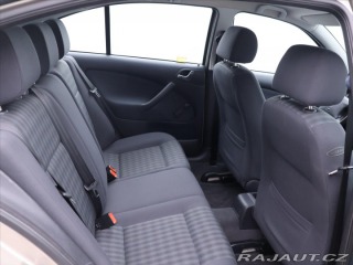 Škoda Octavia 1,6 i 75kW CZ Serv.Kniha 2004