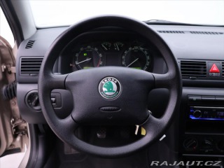 Škoda Octavia 1,6 i 75kW CZ Serv.Kniha 2004