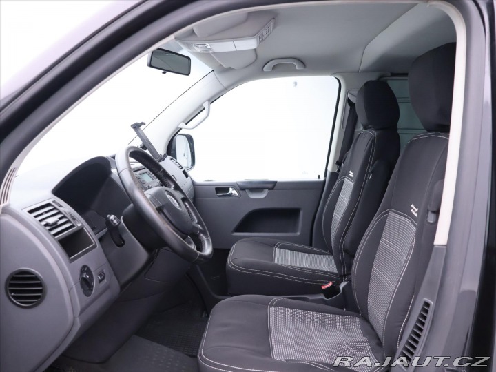 Volkswagen Caravelle 1,9 75kW CD 8.míst 2007